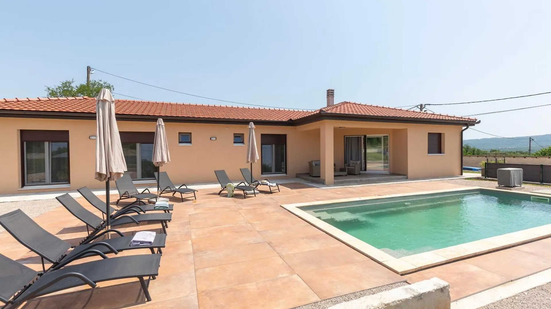 Villa Xenia A Energy Efficient ラビン